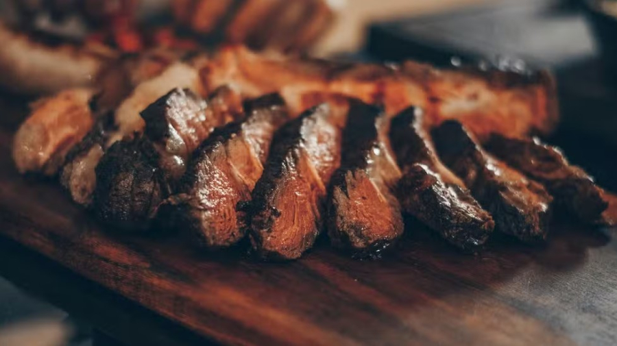 Preço da carne bovina deve encarecer em 2026 com menos boi no campo