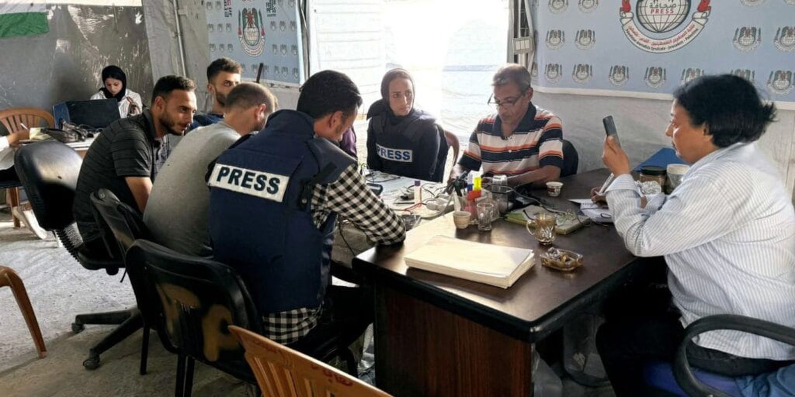 Tenda de jornalistas palestinos é bombardeada após reunião com Fenaj